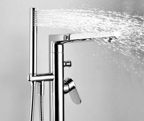 Смеситель для ванны напольный Wasserkraft 5821