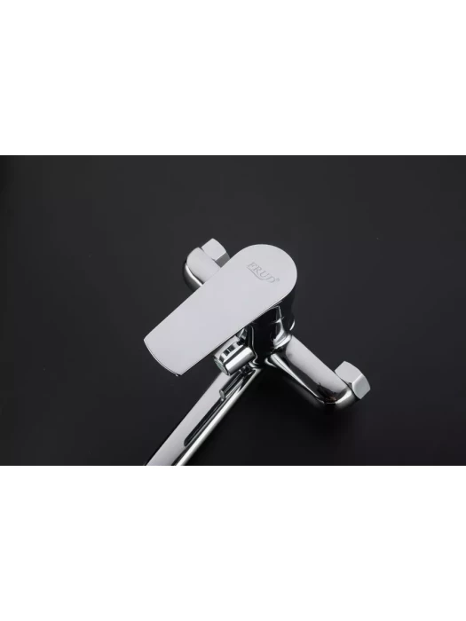 Смеситель Frud R22105, для ванны, с душевой лейкой, аэратор, хром