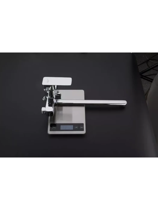 Смеситель для ванны Frud R22131 с душевой лейкой, однорычажный, хром