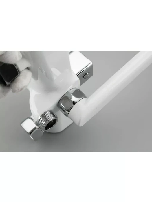 Смеситель для ванны Frud R22153 с душевой лейкой, однорычажный, белый/хром