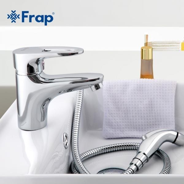 Смеситель для раковины с гигиенической лейкой Frap F1268